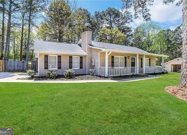 Property at 245 Remington Trl, Ellenwood, GA 30294, 4 beds, 2 baths