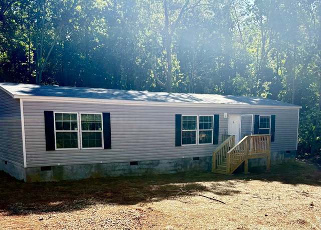 Property at 339 Deer Chase Dr, Canon, GA 30520, 3 beds, 2 baths