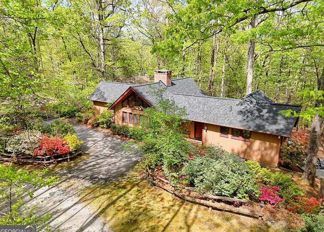 Property at 345 Leaning Chimney Dr, Clayton, GA 30525, 3 beds, 2 baths