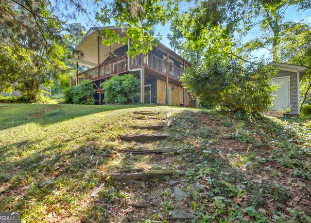 Property at 305 Edgewater Dr, Anderson, SC 29626, 4 beds, 3 baths
