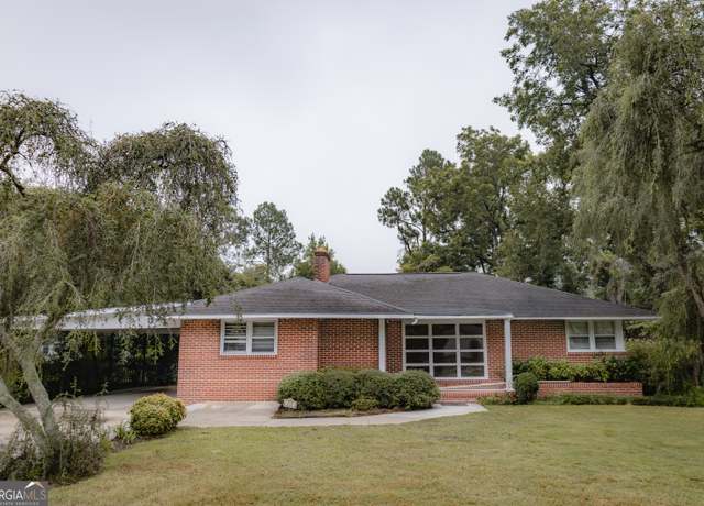 Property at 422 Park Ave, Millen, GA 30442, 4 beds, 2.5 baths