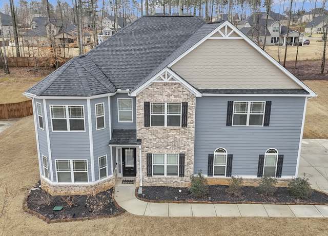 Property at 400 Mulberry Dr, Senoia, GA 30276, 6 beds, 3.5 baths