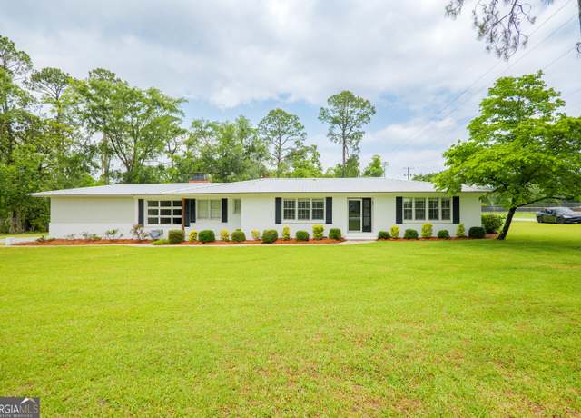 Property at 215 E Main St, Hahira, GA 31632, 3 beds, 2 baths