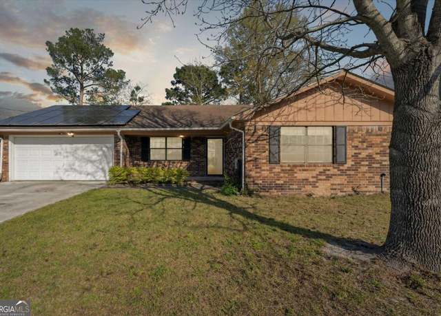 Property at 1021 Varnedoe St, Hinesville, GA 31313, 3 beds, 2 baths
