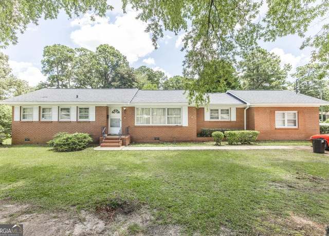 Property at 105 Briardale Ave, Warner Robins, GA 31093, 3 beds, 3 baths