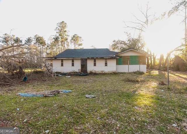 Property at 65 Fleming Dr NE, Baxley, GA 31513, 3 beds, 2 baths