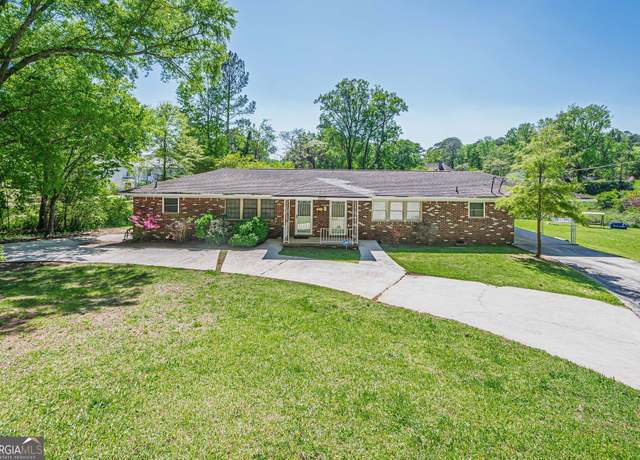 Property at 3710 Lynn Dr, Powder Springs, GA 30127, 4 beds, 2 baths