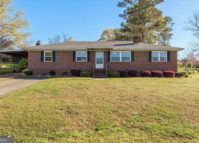 Property at 815 Hillcrest Dr, Washington, GA 30673, 3 beds, 2 baths