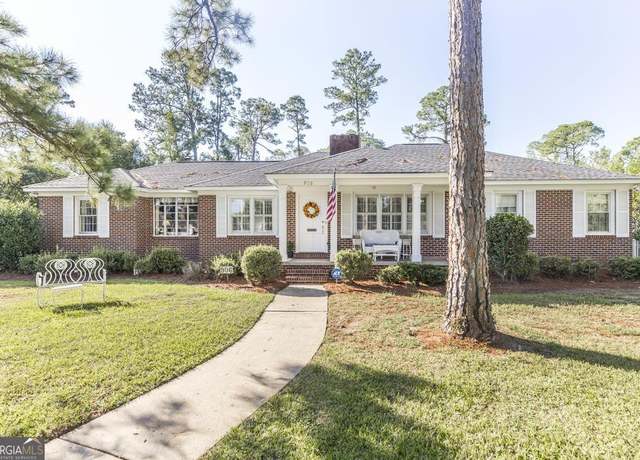 Property at 906 6th Ave, Albany, GA 31701, 3 beds, 2.5 baths