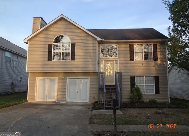 Property at 2338 Rambling Way, Lithonia, GA 30058, 3 beds, 2 baths