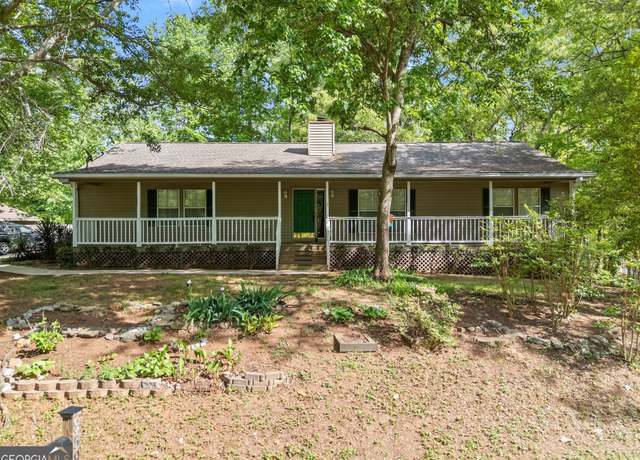 Property at 3592 Lakeview Dr, Gainesville, GA 30501, 3 beds, 2 baths