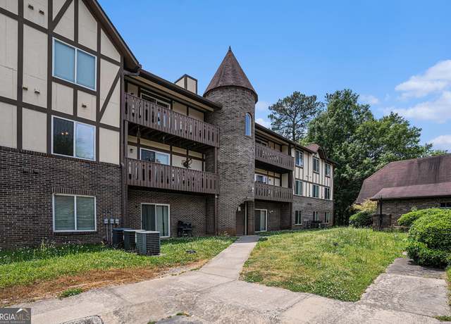 Property at 1017 Camelot Dr, Atlanta, GA 30349, 3 beds, 2 baths