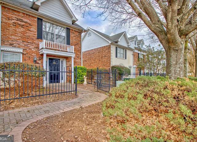 Property at 498 N Jeff Davis Dr, Fayetteville, GA 30214, 2 beds, 2.5 baths