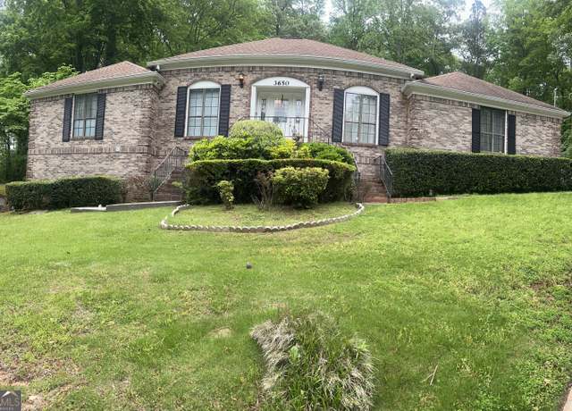 Property at 3650 High Point Ln SW, South Fulton, GA 30331, 3 beds, 3 baths