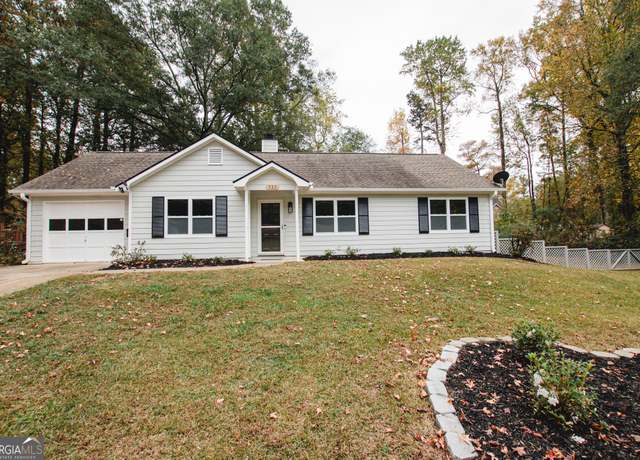 Property at 533 Pebble Point Dr, Loganville, GA 30052, 3 beds, 2 baths