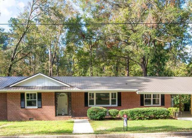 Property at 208 Wildwood Dr, Sylvania, GA 30467, 3 beds, 3 baths