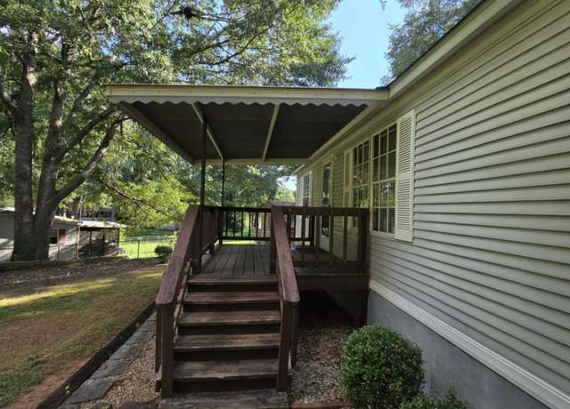 Property at 85 North Ave, Hampton, GA 30228, 3 beds, 2 baths