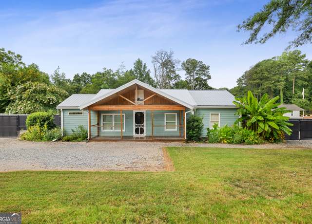 Property at 6121 N Main St SE, Acworth, GA 30101, 3 beds, 2 baths