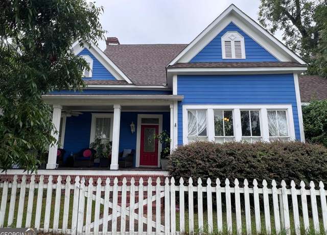 Property at 201 Eighth St, Adel, GA 31620, 4 beds, 2 baths