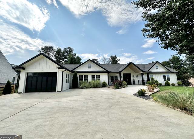 Property at 3550 N Bogan Rd, Buford, GA 30519, 4 beds, 4 baths