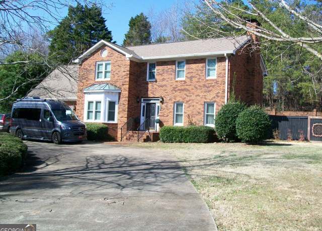 Property at 250 Tommy Aaron Dr, Gainesville, GA 30506, 4 beds, 3.5 baths