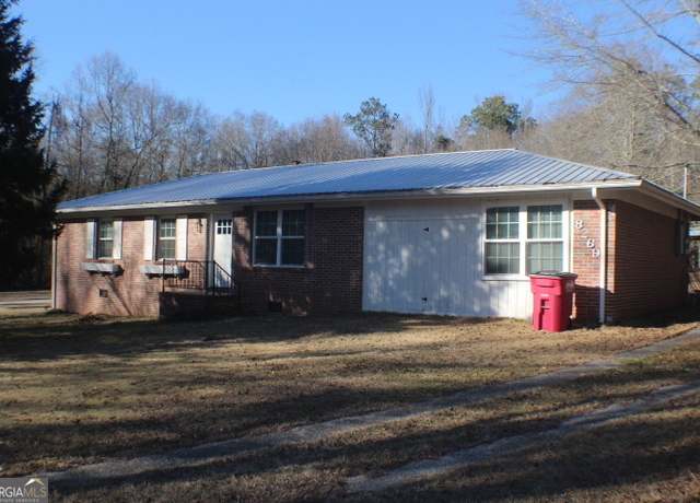 Property at 8269 Mccardle Brook Dr, Lizella, GA 31052, 4 beds, 3 baths