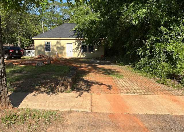 Property at 908 Emory St, Oxford, GA 30054, 3 beds, 2 baths