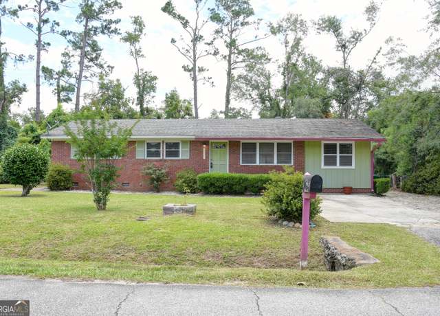 Property at 2321 Frederick Pl, Valdosta, GA 31602, 3 beds, 2 baths