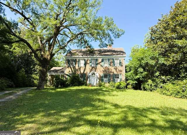 Property at 914 Ext Elbert St, Elberton, GA 30635, 5 beds, 3 baths