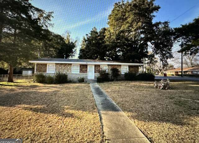 Property at 5859 8th Ave, Eastman, GA 31023, 3 beds, 2 baths