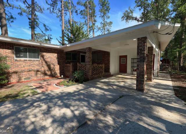 Property at 1 Pomona Cir, Valdosta, GA 31602, 3 beds, 2 baths