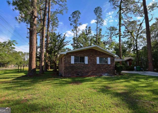 Property at 1 Pomona Cir, Valdosta, GA 31602, 3 beds, 2 baths