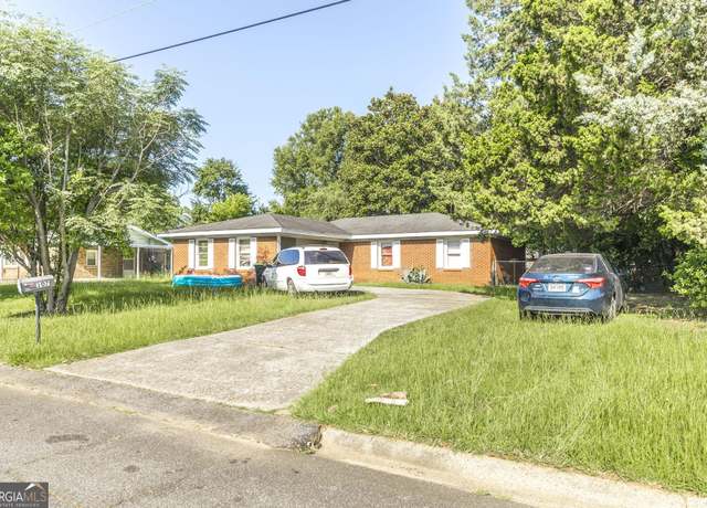 Property at 107 Virginia Dr, Warner Robins, GA 31093, 3 beds, 2 baths