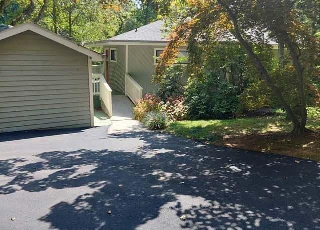 Property at 893 Old 441 S, Clayton, GA 30525, 3 beds, 3 baths
