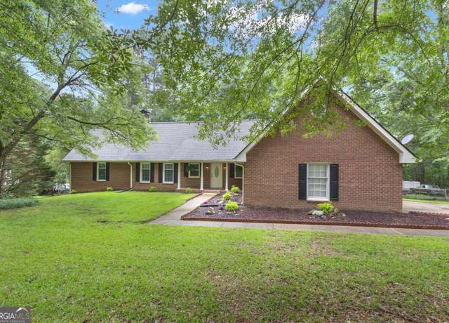Property at 190 Willow Lake Ln, Sharpsburg, GA 30277, 3 beds, 3 baths