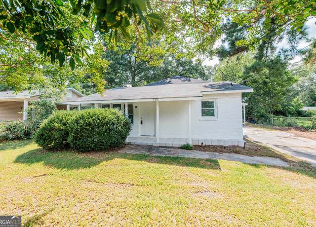 Property at 125 Suzanne Dr, Warner Robins, GA 31093, 6 beds, 3 baths