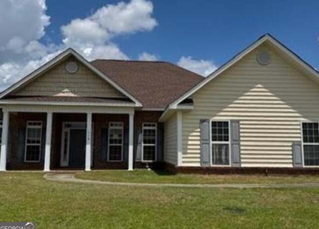 Property at 318 Lovorn Cir, Warner Robins, GA 31088, 4 beds, 2 baths
