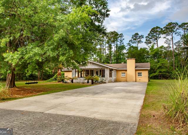 Property at 321 N Grove Blvd, Kingsland, GA 31548, 3 beds, 2 baths