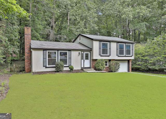Property at 231 Cedar Dr, Peachtree City, GA 30269, 3 beds, 2 baths