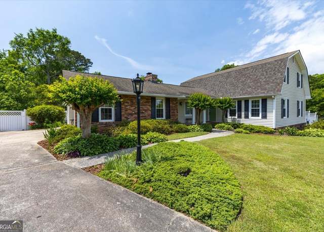 Property at 540 Commanche Dr, Macon, GA 31210, 4 beds, 3 baths