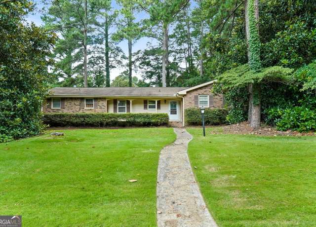 Property at 124 Hickory Dr, Peachtree City, GA 30269, 3 beds, 2 baths