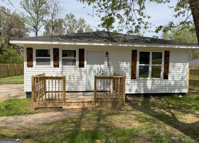 Property at 219 Lexington Ave, Griffin, GA 30223, 3 beds, 2 baths