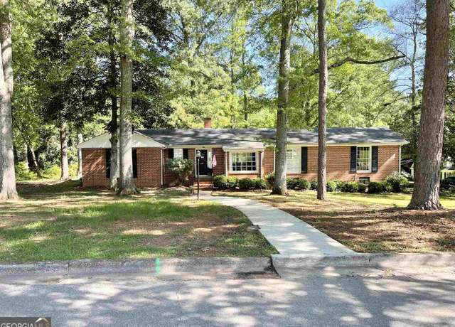 Property at 671 Brook Cir, Griffin, GA 30224, 4 beds, 2 baths