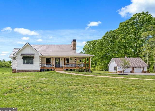 Property at 135 Mountain Ridge Dr, Clarkesville, GA 30523, 3 beds, 3 baths
