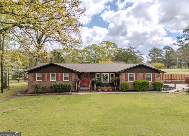 Property at 828 N College Dr, Cedartown, GA 30125, 3 beds, 2.5 baths
