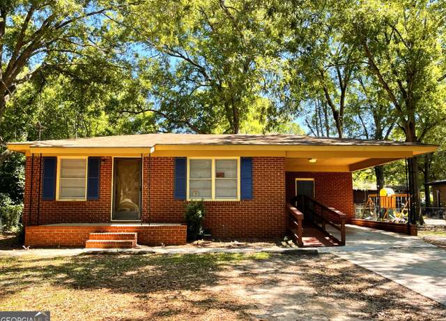 Property at 102 Alabama Pl, Warner Robins, GA 31093, 3 beds, 2 baths