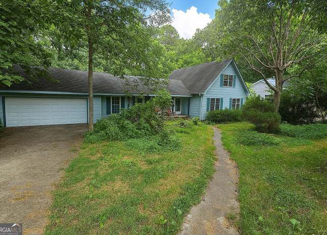 Property at 465 Oak Hill Cir, Stone Mountain, GA 30083, 5 beds, 3 baths