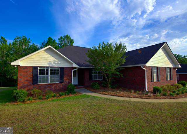 Property at 494 Carrington Cir, Thomasville, GA 31757, 4 beds, 2 baths