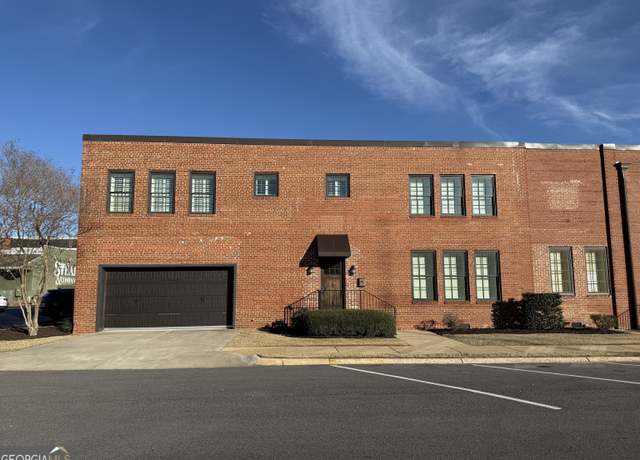 Property at 712 4th Ave, West Point, GA 31833, 4 beds, 4.5 baths