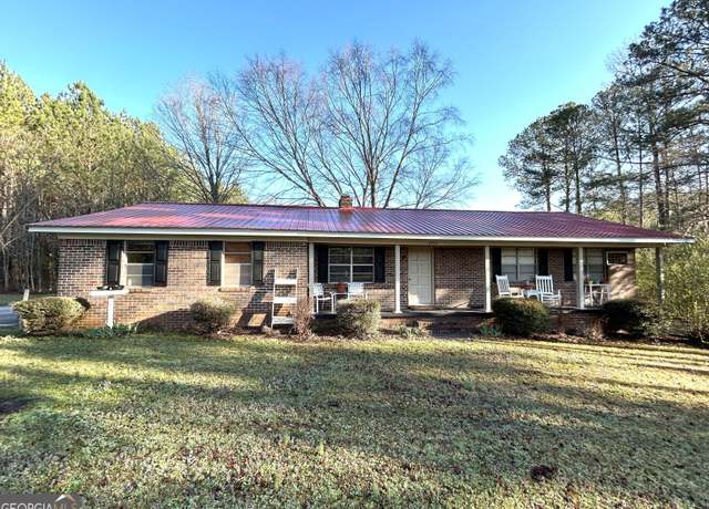 Property at 2922 West Point Rd, Lagrange, GA 30240, 3 beds, 2 baths